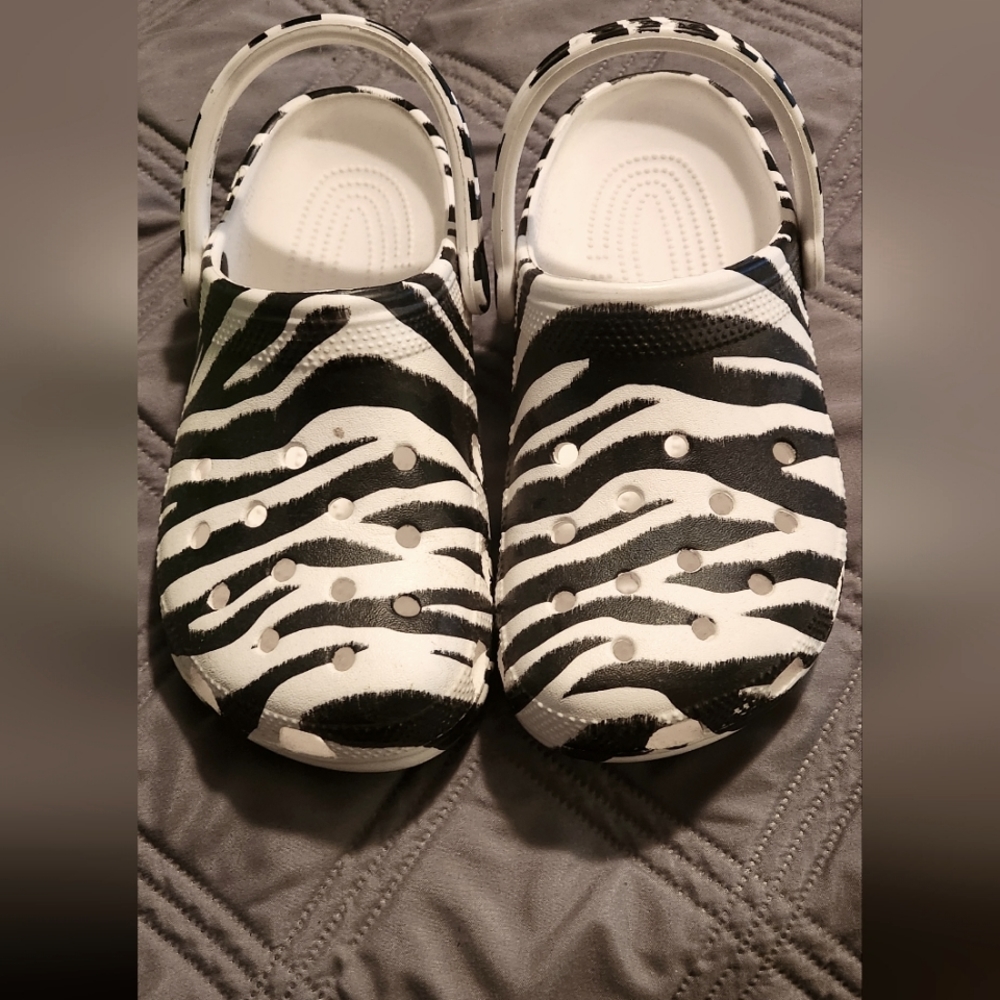 CROCS